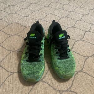 Nike Flyknit Max in Vibrant Green and Black